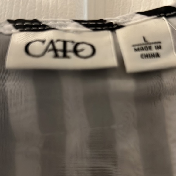 Black and white vertical stripe top with a bow in the back from Cato - Picture 4 of 5